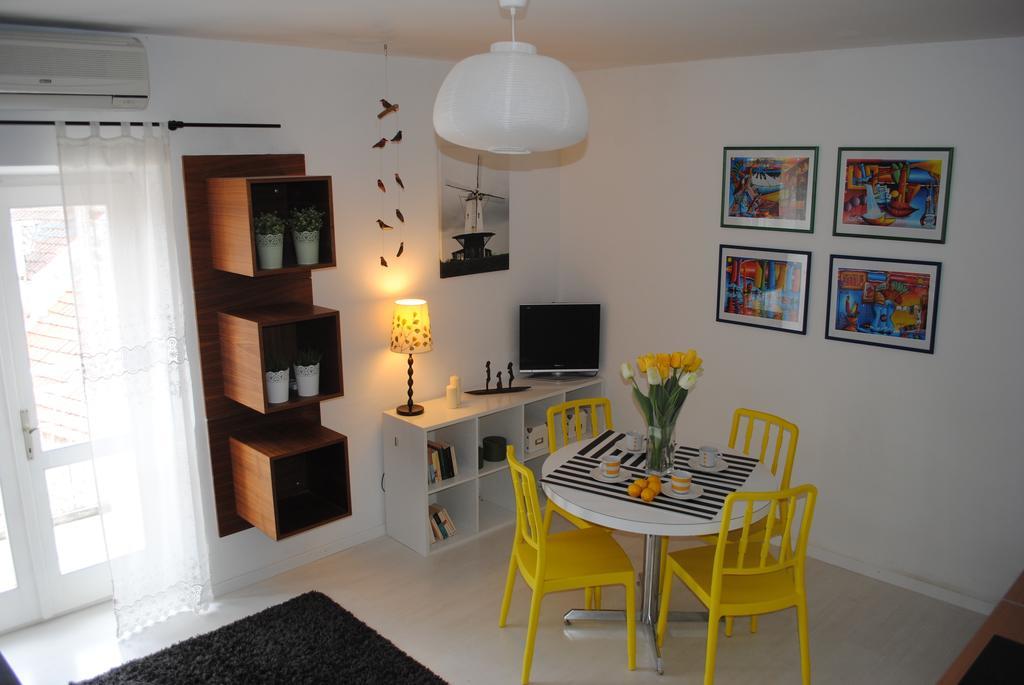 Apartment Optimist Макарска Стая снимка
