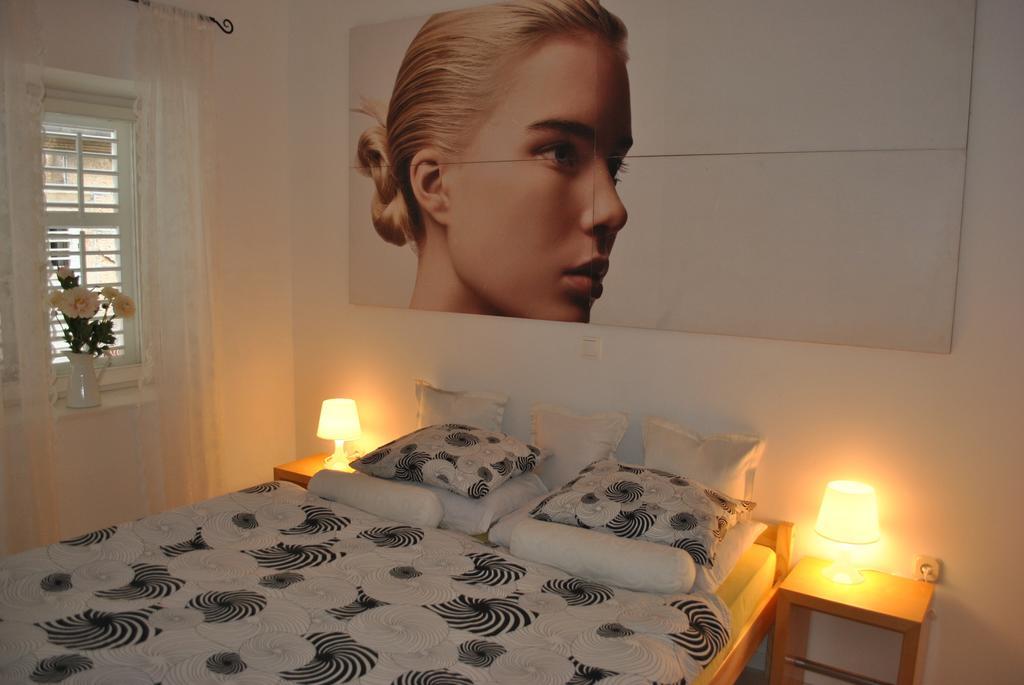 Apartment Optimist Макарска Стая снимка