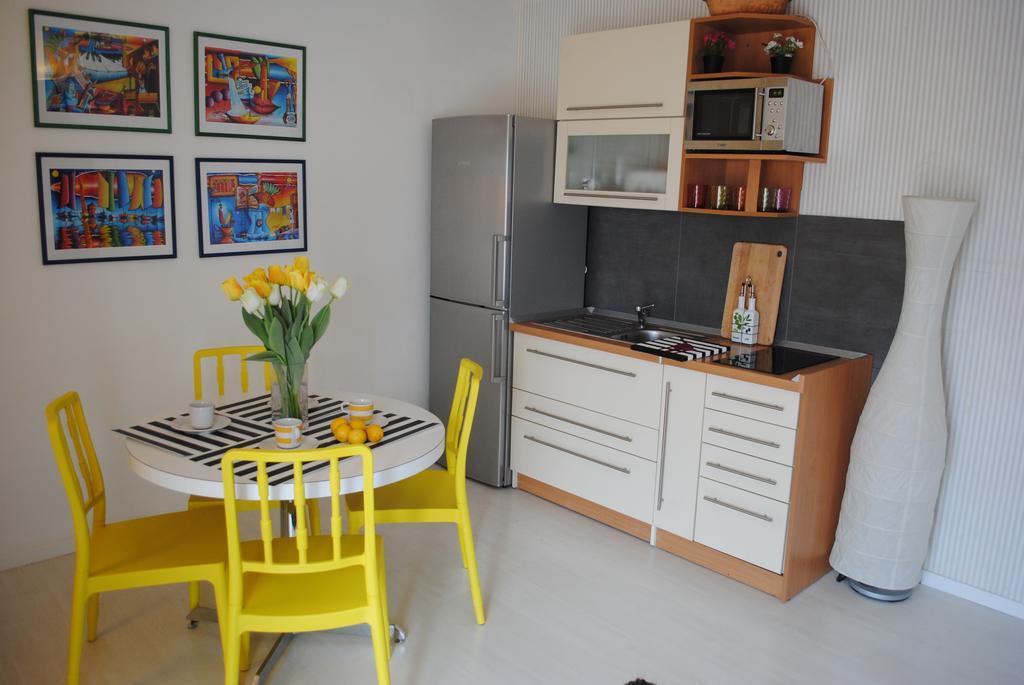 Apartment Optimist Макарска Стая снимка