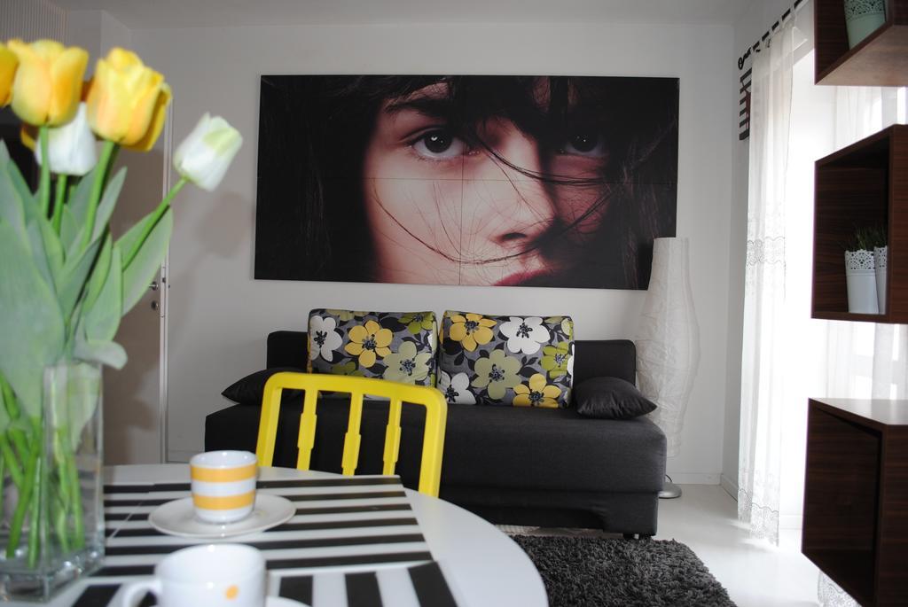 Apartment Optimist Макарска Стая снимка